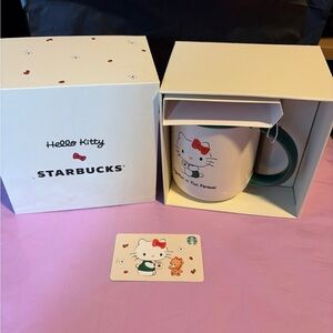 Starbucks Hello Kitty Mug and Gift Card Set